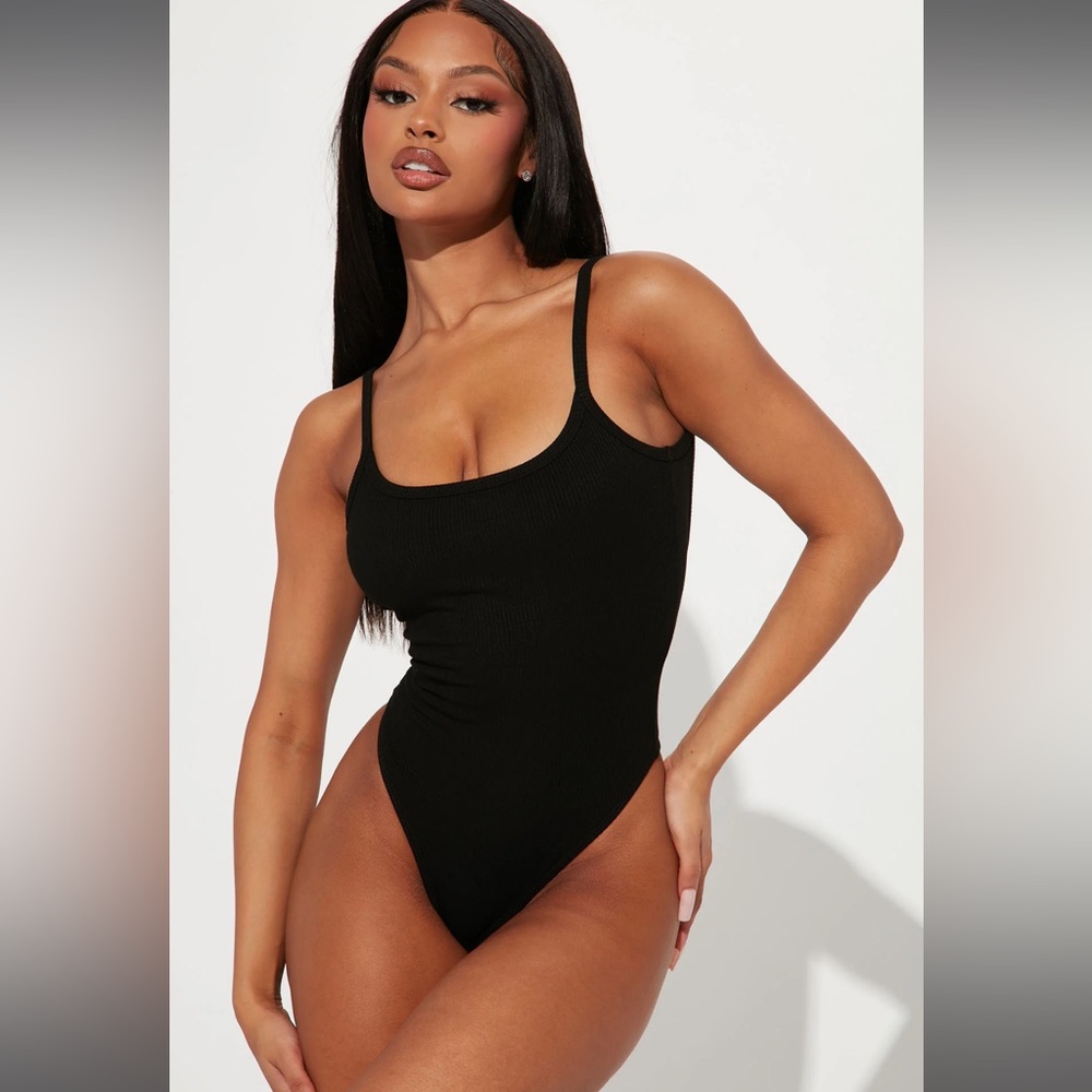 NWT Fashion Nova black Snatched Bodysuit size small